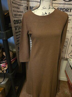 NWT Uniqlo WOMEN 3D EXTRA FINE MERINO FLARE BROWN DRESS